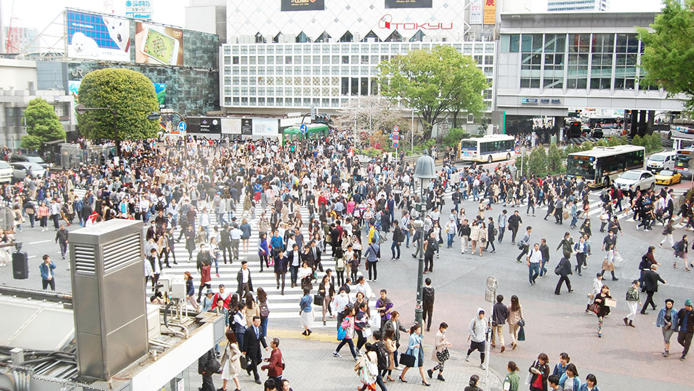 人混みや人の多く集まる場所への外出は控えましょう