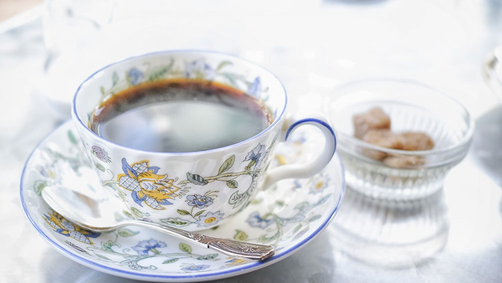 どうしてコーヒーを飲むと死亡リスクが低下するの?