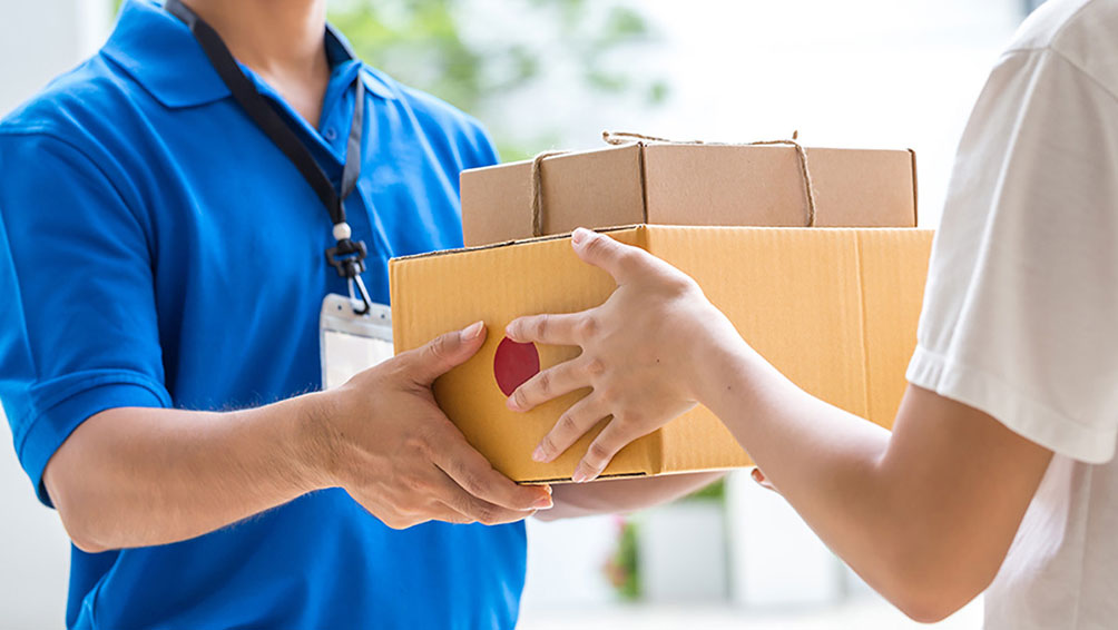 雨の日や重い荷物には便利な集荷サービスの利用を!