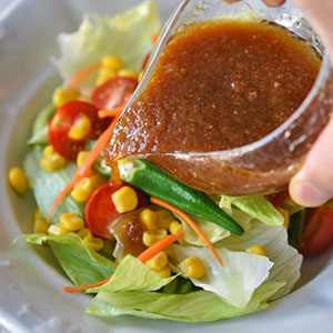 ドレッシングやソースなどの調味料