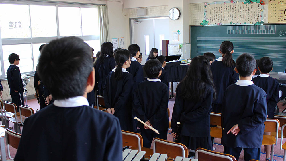 小学校を見学し、授業の様子や先生の指導の様子を見よう