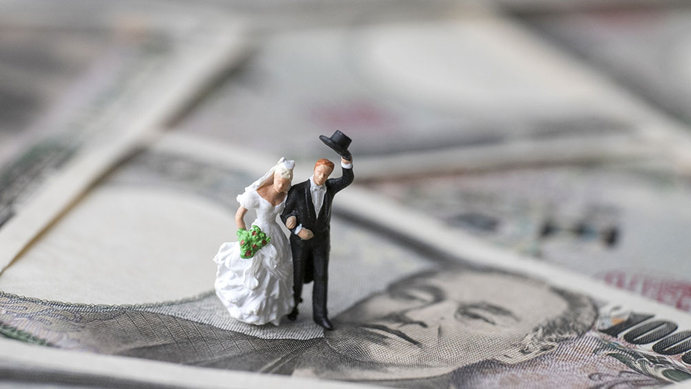まずは結婚にかかる費用をチェック!