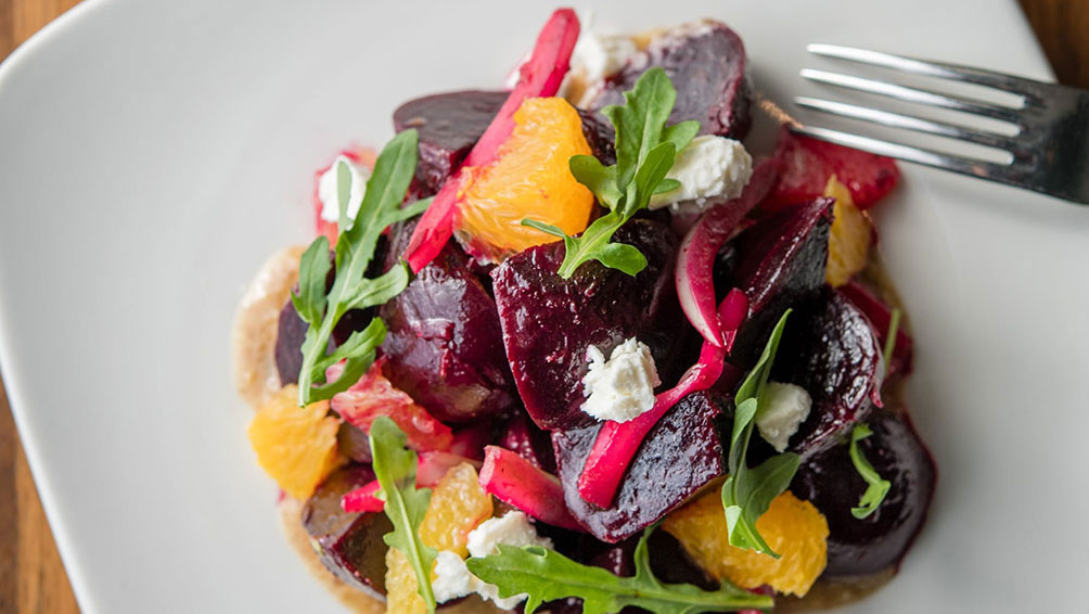 白を基調とした食器は使いやすい