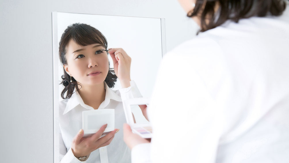 今一度おさえておきたい!アイシャドウの正しい塗り方