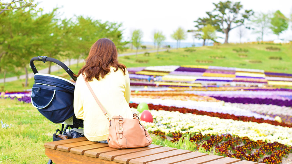 赤ちゃんとのお出かけは、注意と工夫で楽しく過ごそう